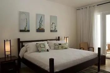 Luxury Beach Condo קברטה