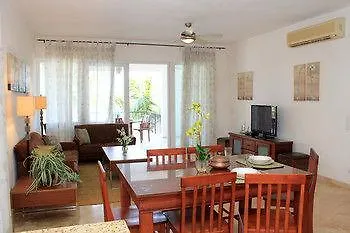 ホテル Luxury Beach Condo キャバレテ